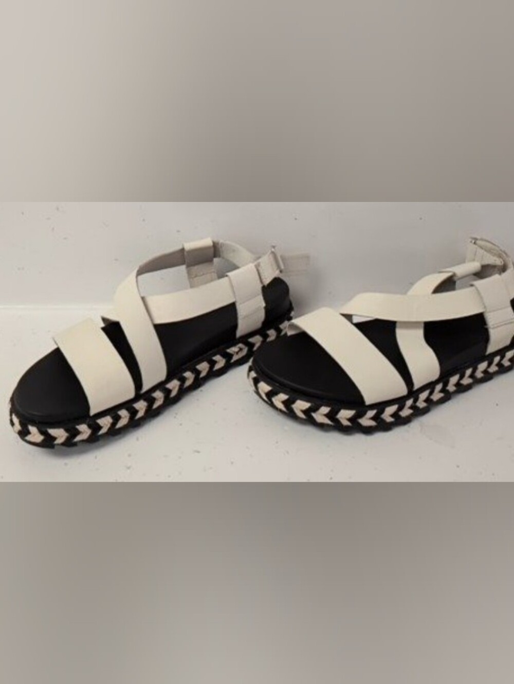Sorel Women's Roaming Leather T-Strap Platform Sandals Size 9.5 Used Exc - Picture 5 of 11